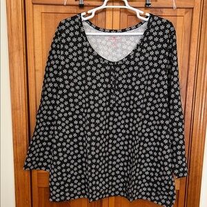 Woman Within Black and White Snowflake Long Sleeve Top New 4X (34-36)
